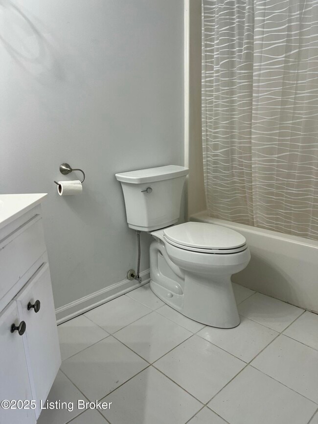 Building Photo - 47 N Country Dr