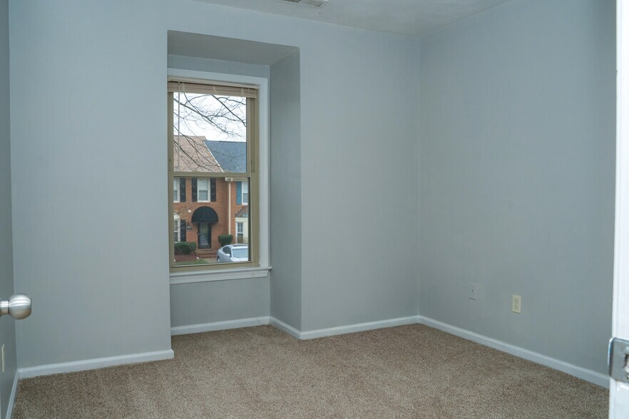 Building Photo - 1026 Tottenham Ln