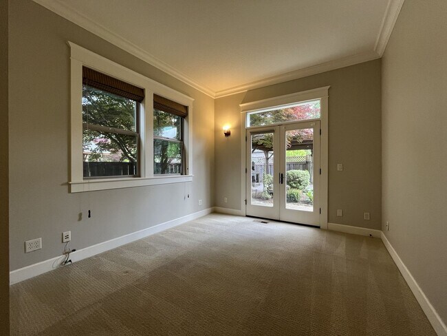 Building Photo - Luxury 5 Bedroom Home with Soaking Tub, Chef’s Kitchen & Expansive Primary Suite