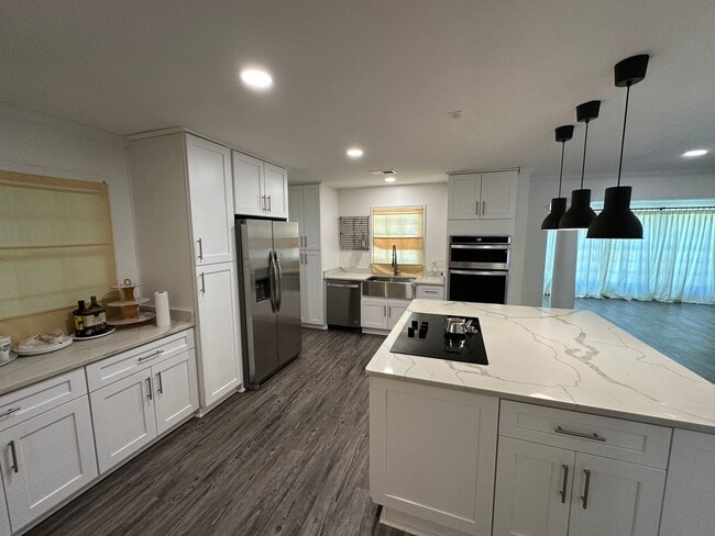 Building Photo - 289 Woodmont Dr