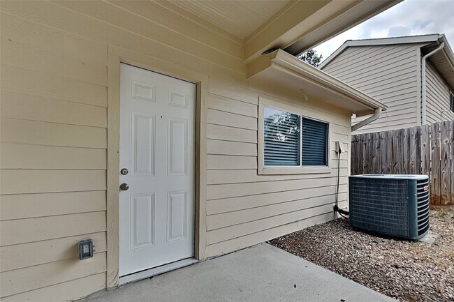 Building Photo - 12015 Woolford Dr