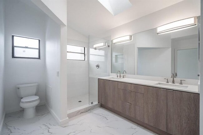 Building Photo - 5536 Eton Ct
