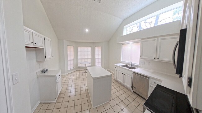 Building Photo - 3 Rain Walk Ct