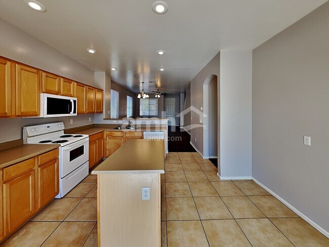 Building Photo - 6922 S 38th Ln