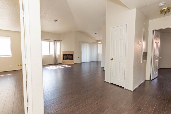Building Photo - Now Available for Rent 2 Bedroom at Vizcaya