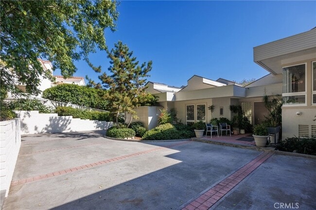 Building Photo - 31561 Peppertree-Bend