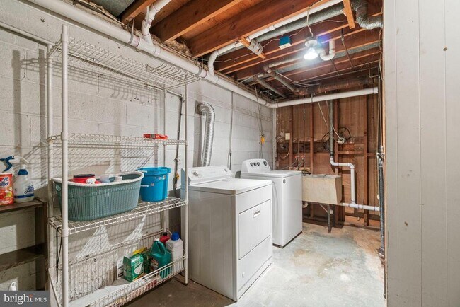 Building Photo - 1818 Panarama Ct