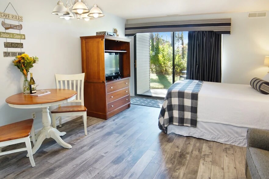 Primary Photo - 5680 Creeks Crossing