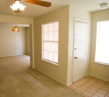 Living Area - 2003 Hardy