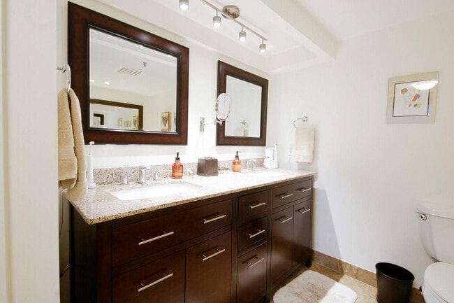 Building Photo - 2480 Presidential Way