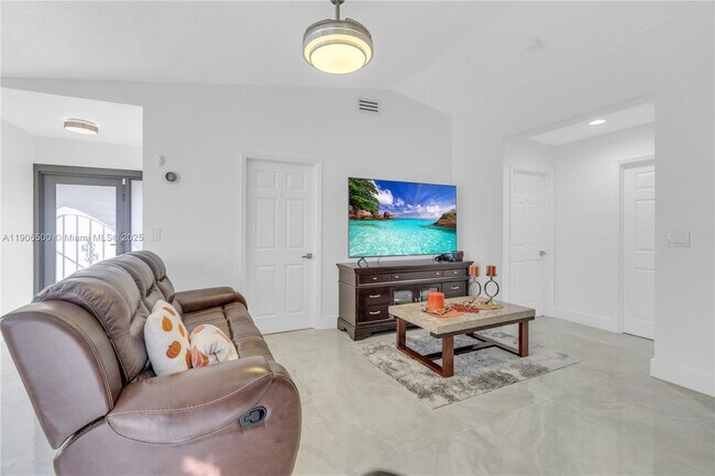 Building Photo - 3145 W 71st Pl