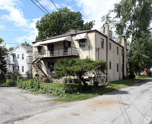 Primary Photo - 1728 Northwest Blvd