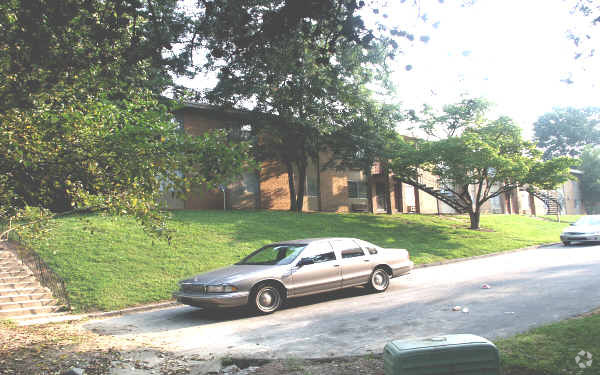 Primary Photo - Park Commons Apartments -Senior Living