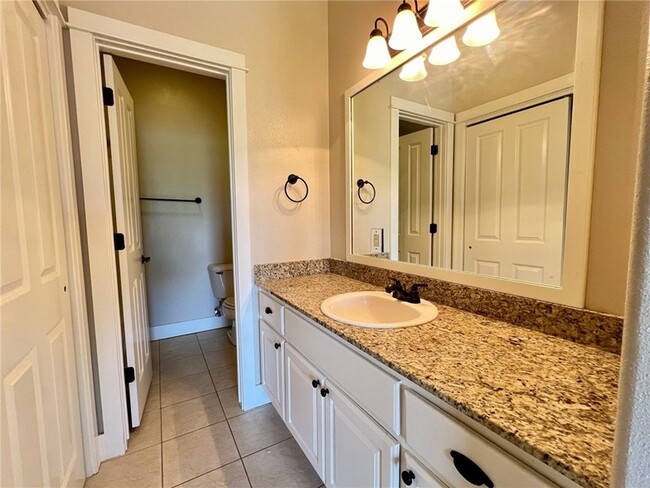 Building Photo - 3164 N Barnsbury Terrace