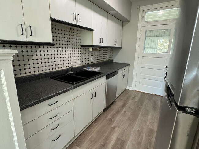 Building Photo - 4414 N Lavergne Ave