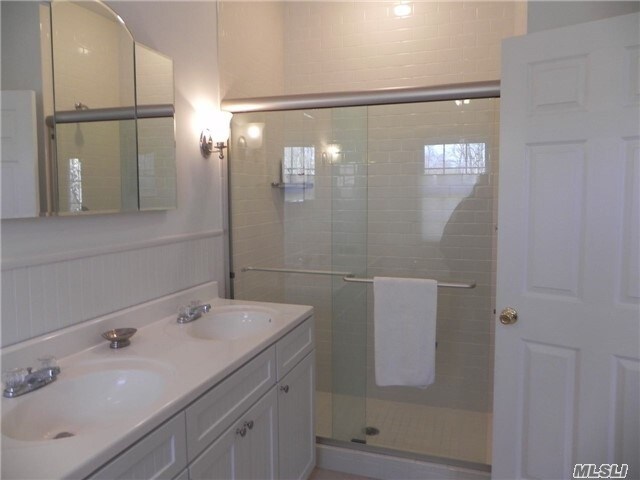 Building Photo - 20 Cove Neck Ln