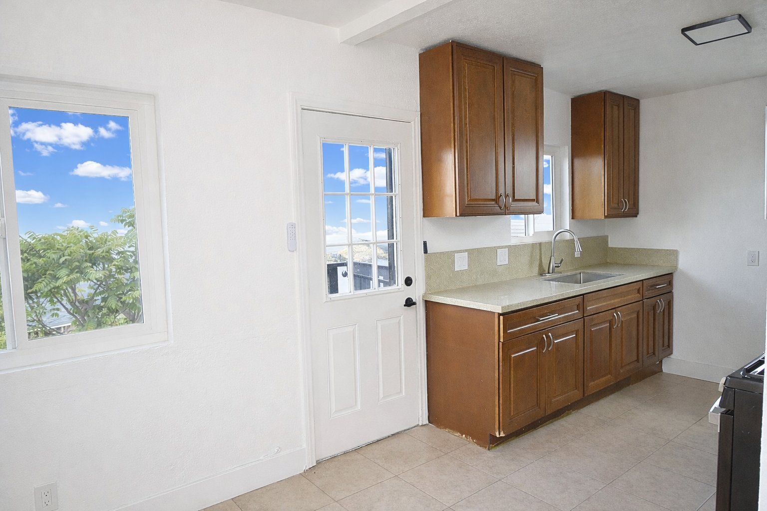 Building Photo - 2096 Franklin Ave