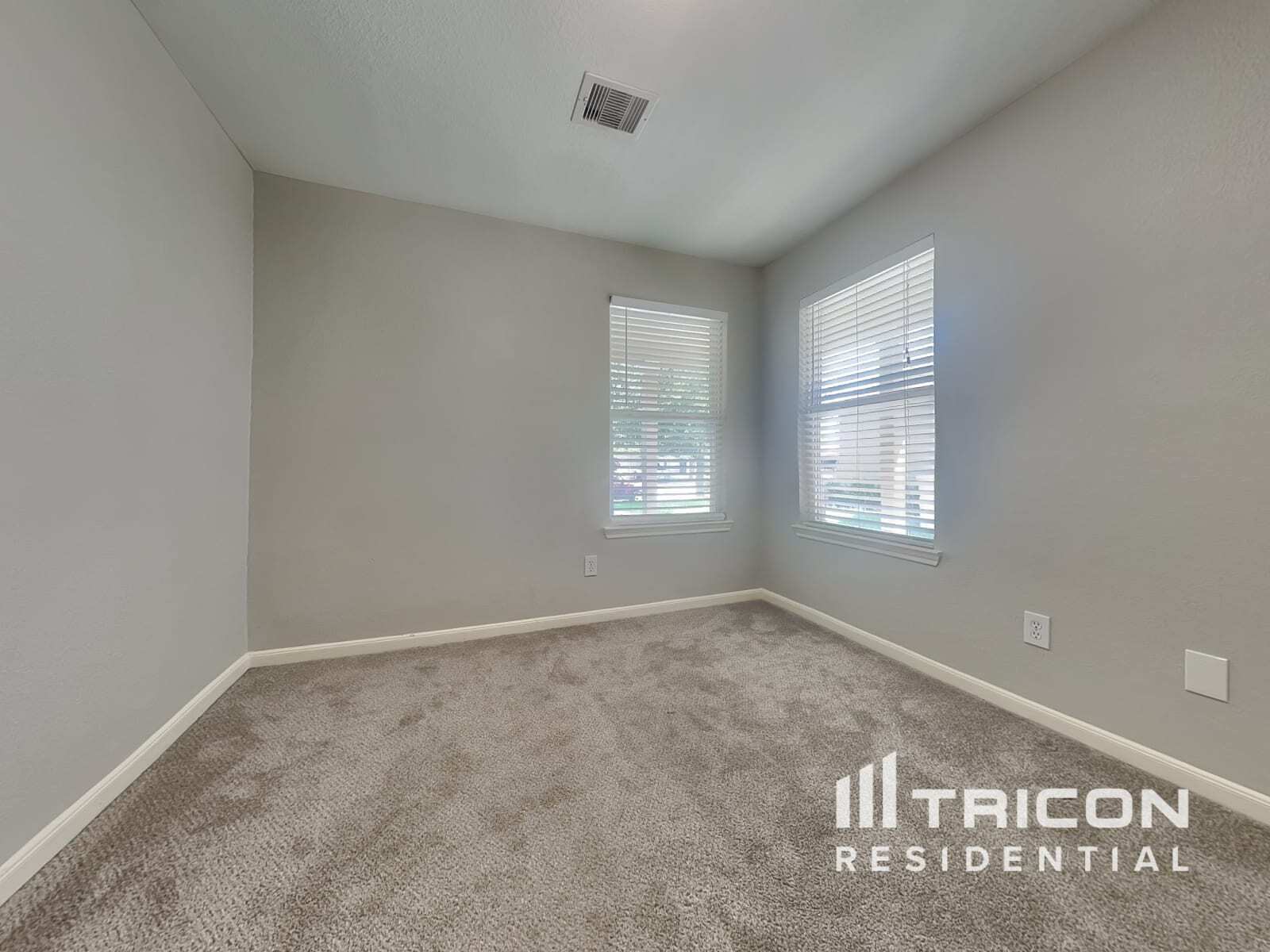 Building Photo - 6535 Providence View Ln