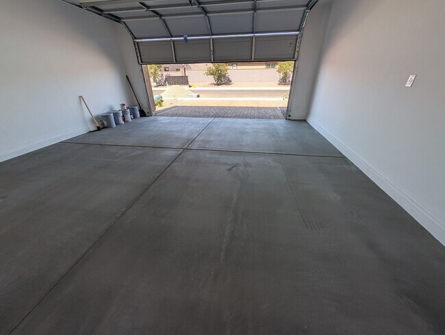 Building Photo - 4 Bedroom 3 Bathroom Parkside Los Cielos Home