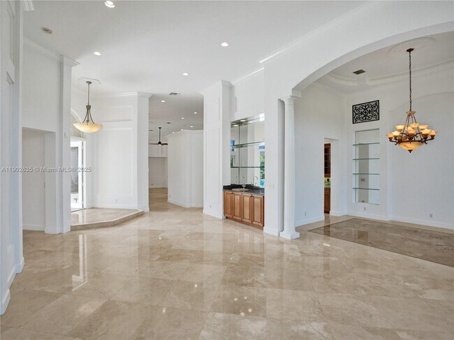 Building Photo - 16291 Bristol Pointe Dr