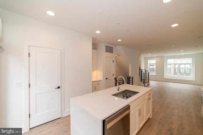 Building Photo - 7353 Blade Dr