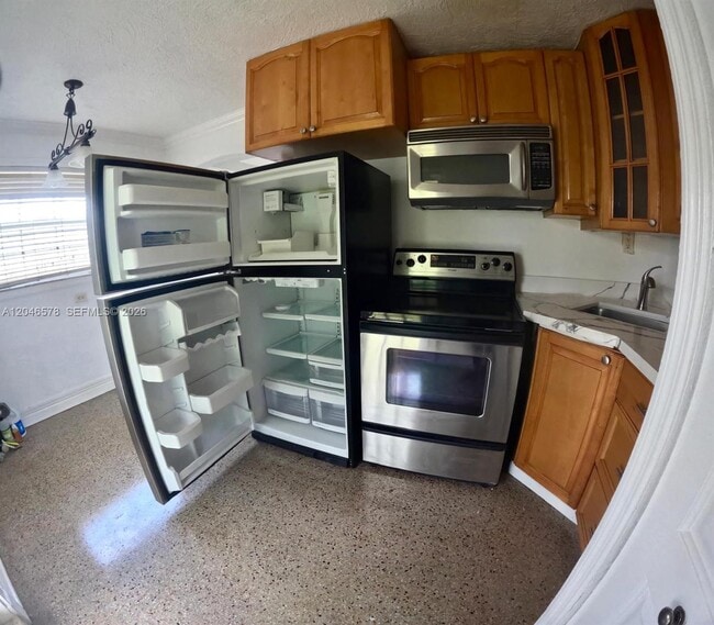 Building Photo - 5720 SW 38th Ct