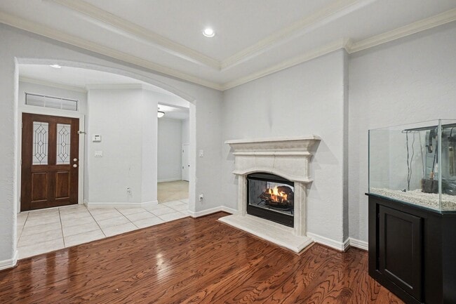 Building Photo - 4327 Lake Walk Ct