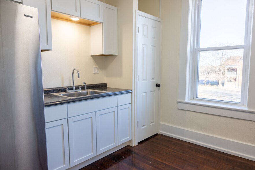 Building Photo - 537 Denison