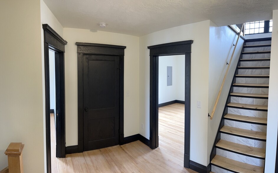 Hallway - 426 1st St SW