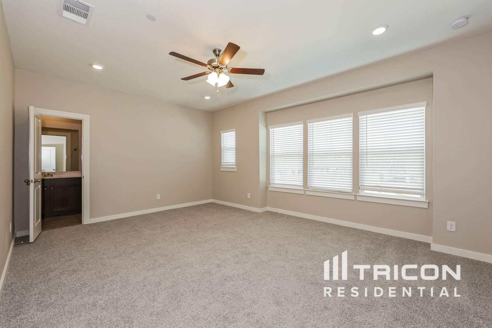 Building Photo - 3020 Whitetail Ln