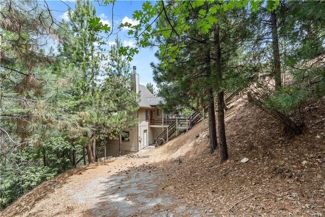 Building Photo - 1334 St Anton Dr