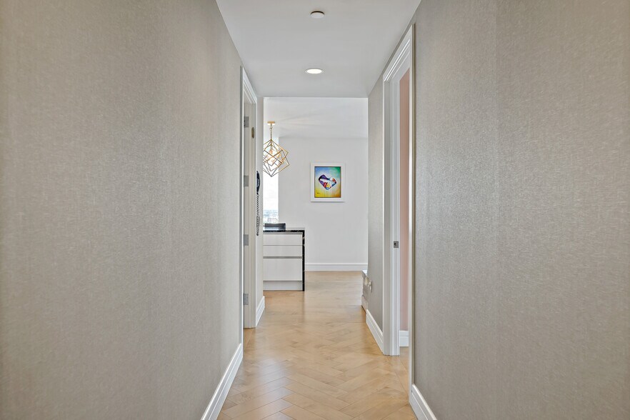 Foyer - 1414 S Penn Sq