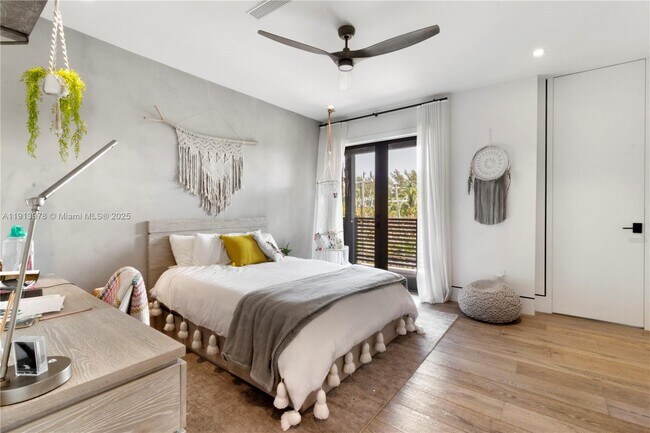 Building Photo - 3554 W Glencoe St