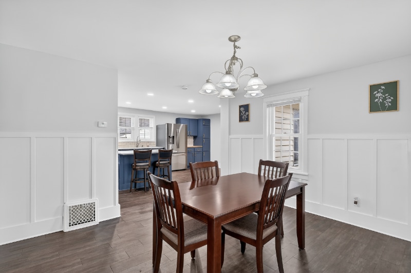 Building Photo - 430 N Linden St