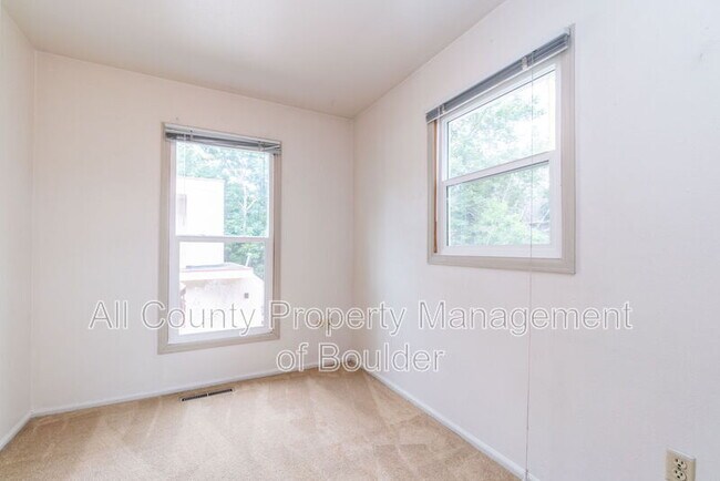 Building Photo - 1817 Grove St