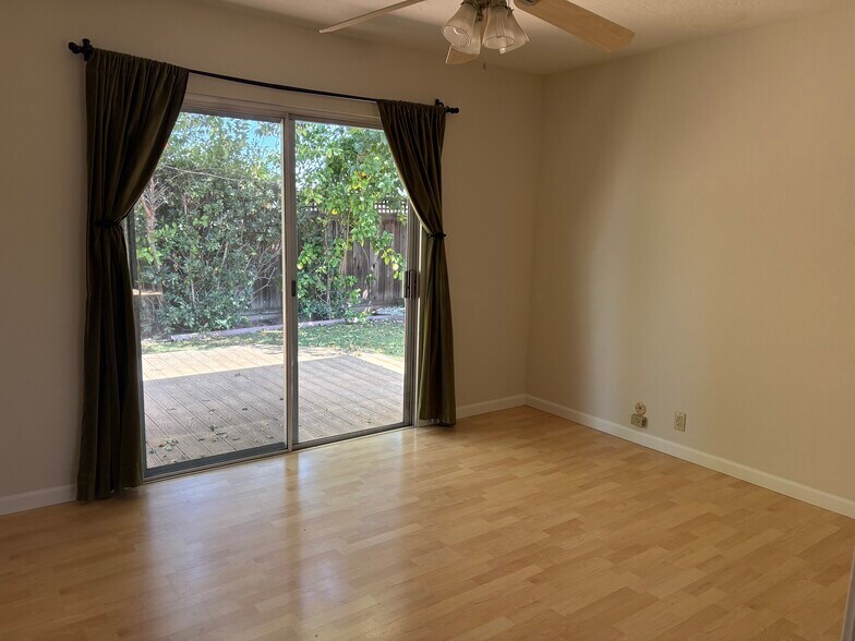 Building Photo - 2183 San Antonio Pl