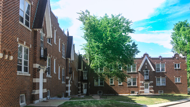 Building Photo - Hawthorne Place Apartments