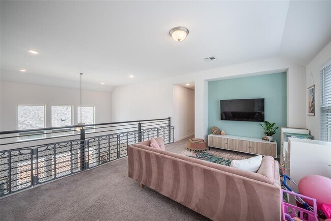 Building Photo - 7525 Desert Needle Dr