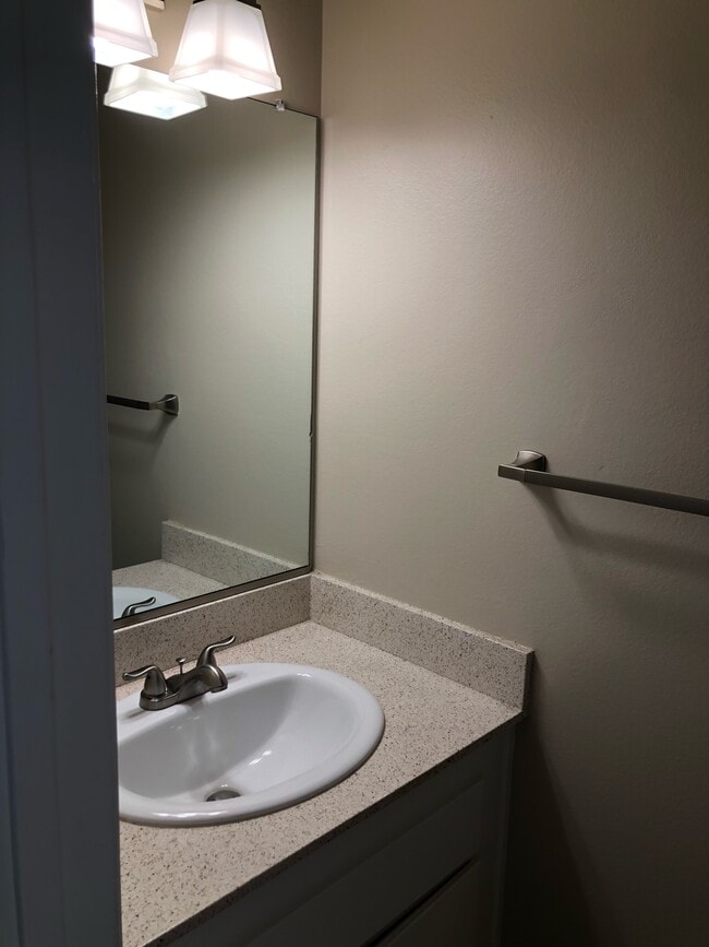 Building Photo - 183 Southampton Way