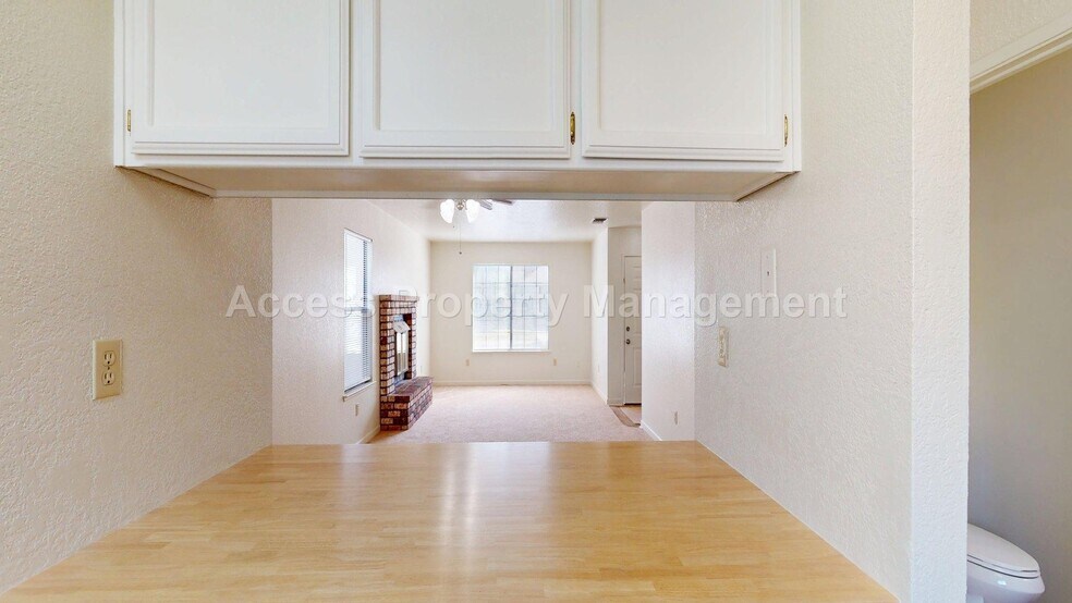 Building Photo - 1535 Springville Way