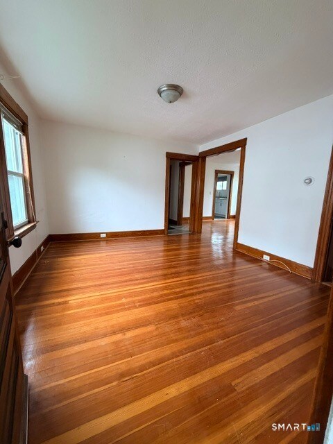 Building Photo - 84 Putnam St