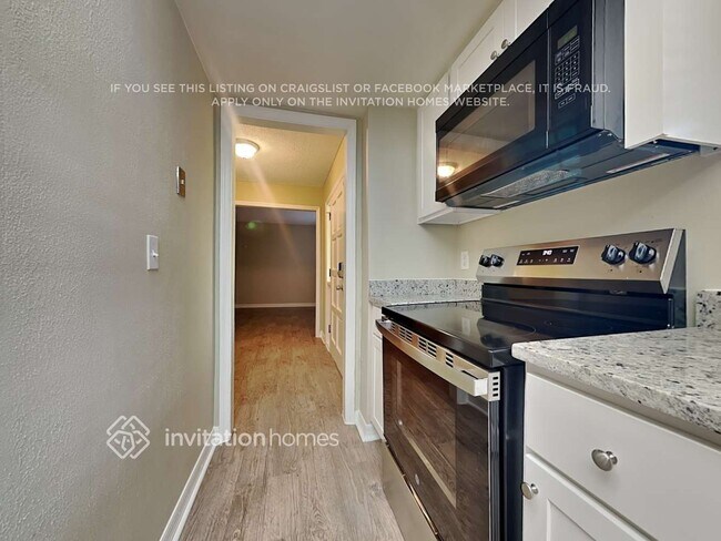 Building Photo - 1411 Prince Philip Dr