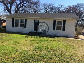 Building Photo - 136 Arthur Dr