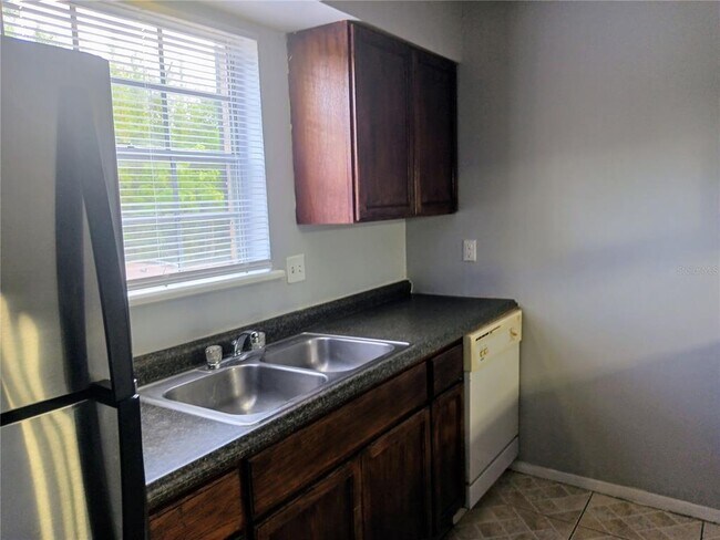 Building Photo - 5317 Curry Ford Rd