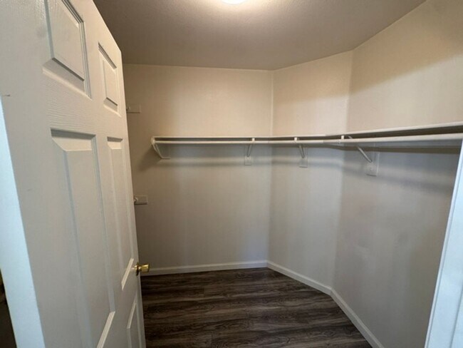 Building Photo - Beautiful home with option to expand