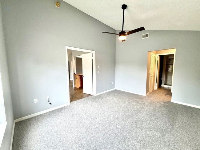 Building Photo - 549 Sun Ridge Pl
