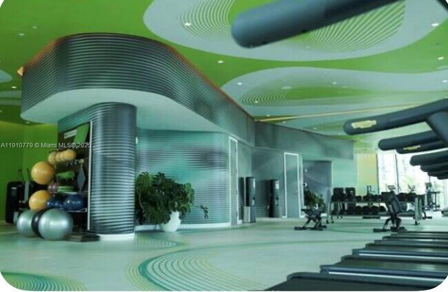 Building Photo - 501 NE 31st St