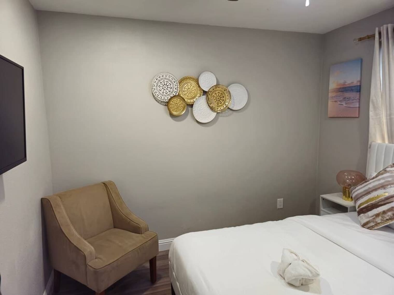 Building Photo - 1063-67 Gillespie Dr