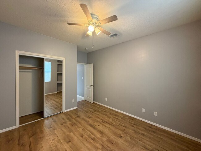Building Photo - Beautiful Luxury Single Story Town Home Available Near Coors Blvd NW & Dellyne Ave NW!
