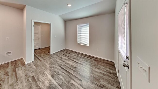 Building Photo - 6141 Bradford Pear Ln